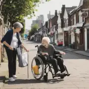 如果一个老年居民想要改善他们的生活质量如增加社交互动等东城养老服务机构会采取何种措施协助他她实现这一目标？