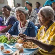 如何确保助餐服务过程中的老年人得到充分关注与照顾？
