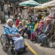 如果一个老年人在街坊里生病了或出现其他问题他们该如何联系街道养老服务中心的医护人员和护理工作者以获取帮助?