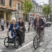 市人大代表们对养老服务业发展的前景有什么看法呢?